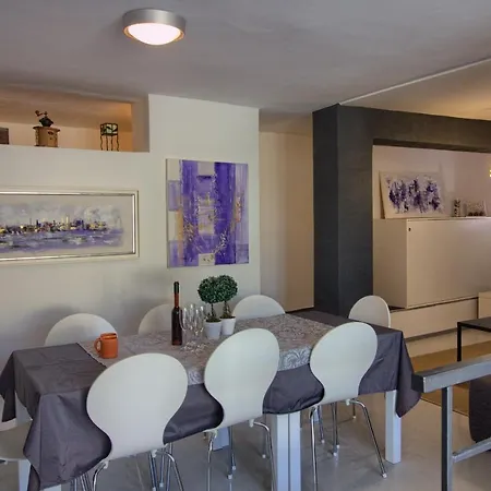 Charming Zoya With Pool In Pula *