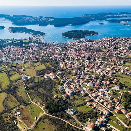 Вилла Charming Zoya With Pool In Pula Лижнян