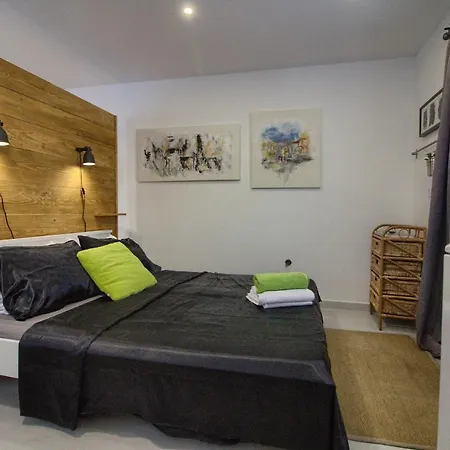 Charming Zoya With Pool In Pula