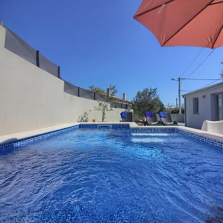 Вилла Charming Zoya With Pool In Pula Лижнян