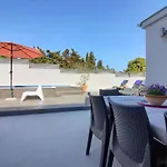 Charming Zoya With Pool In Pula