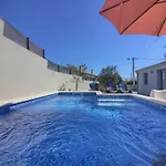 Villa Charming Zoya With Pool In Pula Ližnjan