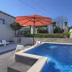Villa Charming Zoya With Pool In Pula