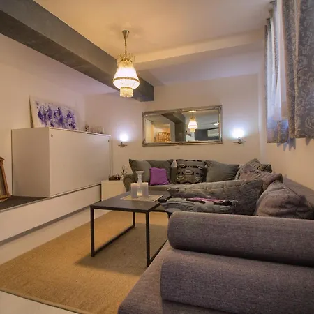 Villa Charming Zoya With Pool In Pula