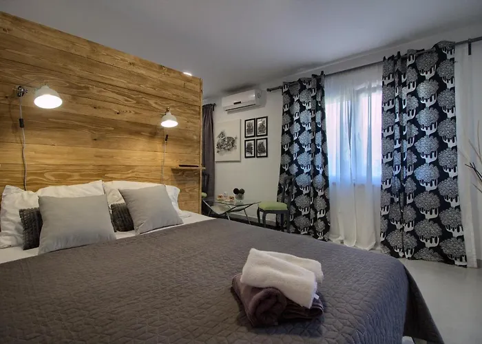 Charming Zoya With Pool In Pula Villa Ližnjan