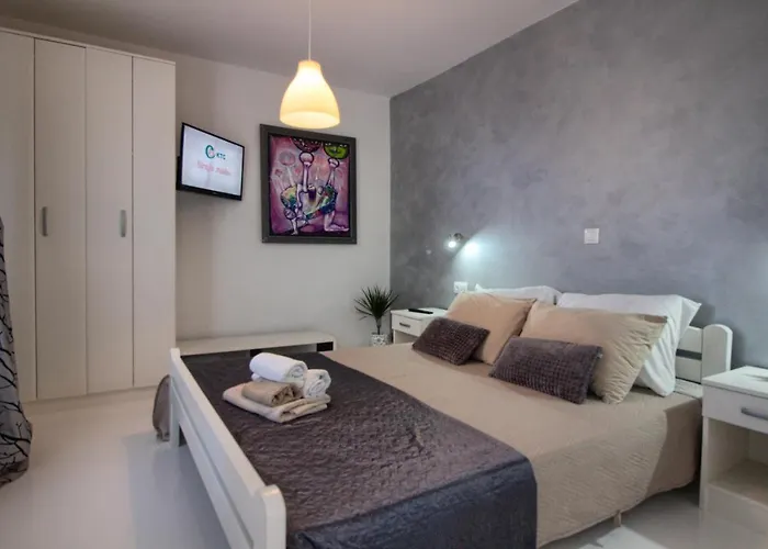 Villa Charming Zoya With Pool In Pula