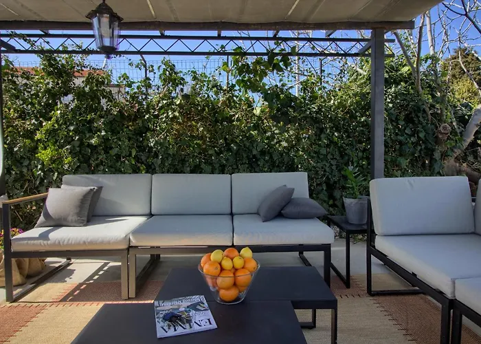 Villa Charming Zoya With Pool In Pula Ližnjan